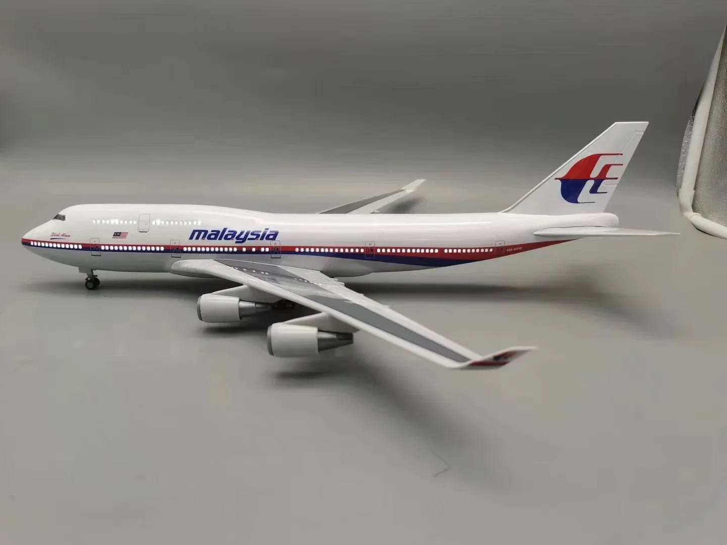 Home Decor Malaysia - طراز طائرة B747 الخطوط الجوية الماليزية